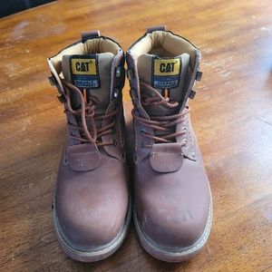 Caterpillar boots, size 9, color brown.
